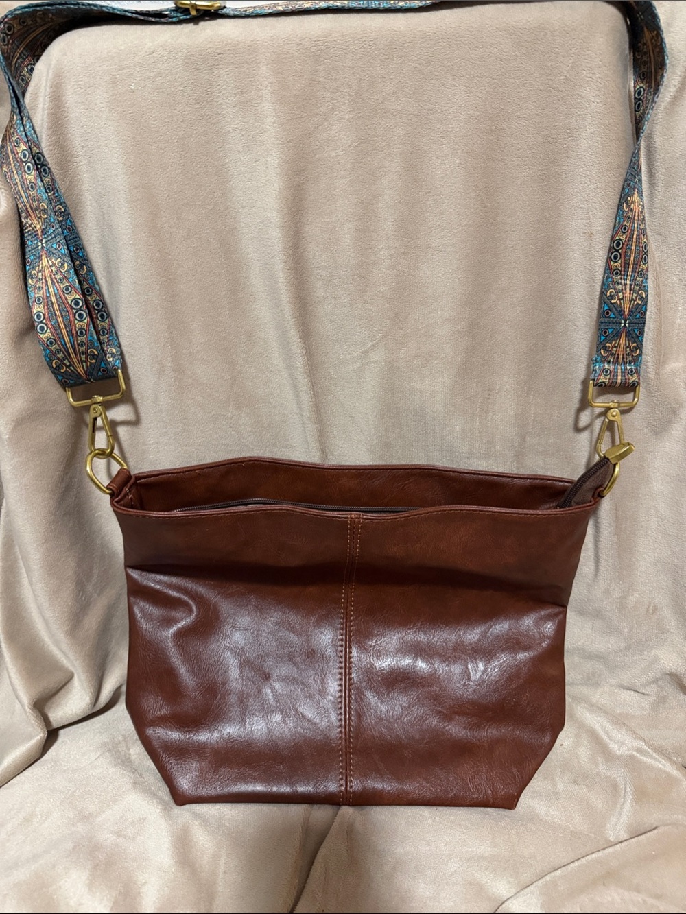 Brown Leather Crossbody Bag with Patterned Strap